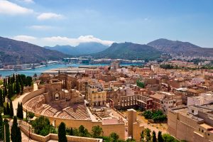 Vista panorámica del puerto de Cartagena y su teatro romano